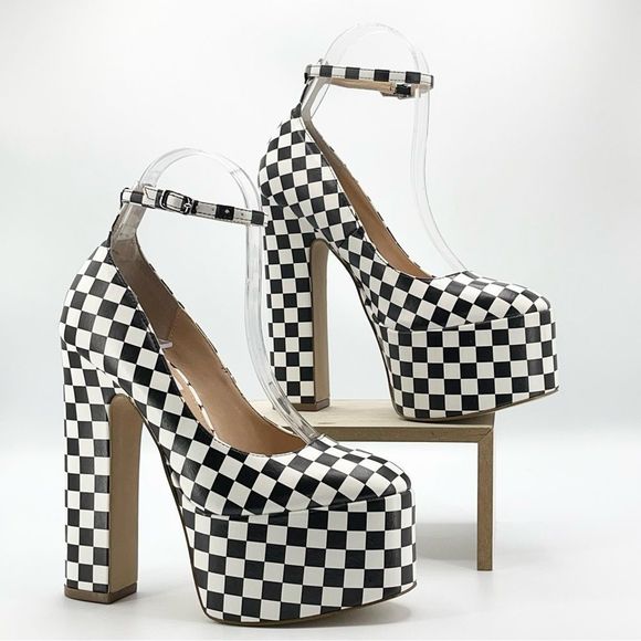Steve Madden Shoes - STEVE MADDEN Skyrise Platform Pump in Checkered Size 5.5 NWOT